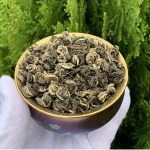 Зеленый чай Би Ло Чунь Изумрудные спирали весны 100 г